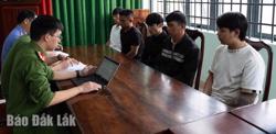 Bắt nhóm đòi tiền bảo kê, cưỡng đoạt tài sản tại hội chợ xã Krông Năng