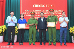Khen thưởng 3 tập thể, 247 cá nhân hỗ trợ khắc phục sau lũ lụt