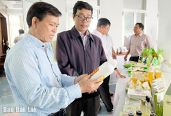 Người xây dựng chuỗi giá trị cho khóm Đồng Din