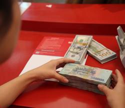 Giá USD tiếp tục tăng nóng, Ngân hàng Nhà nước mạnh tay can thiệp