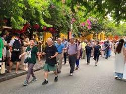 Làm gì để đón 23 triệu khách quốc tế?