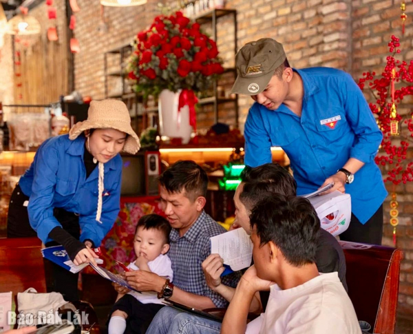 Ấn tượng đẹp về "áo xanh tình nguyện"