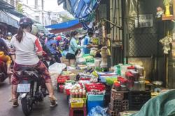 Mạnh tay chặn hàng giả trên “chợ mạng”