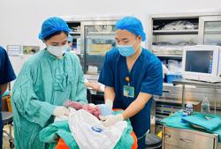 Khuyến sinh, nâng chất giống nòi: Cấp thiết ứng phó già hóa dân số