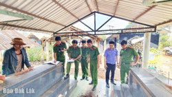 Khai quật tử thi bào thai 3 tháng tuổi để điều tra vụ án hiếp dâm