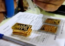 Giá vàng miếng SJC, vàng nhẫn thấp nhất trong nhiều ngày