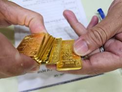 Giá vàng miếng SJC gây bất ngờ