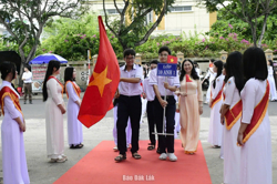 Để tiếng Anh trở thành ngôn ngữ thứ hai trong trường học