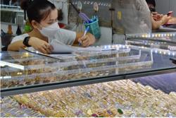Giá vàng hôm nay 7-1: Tiếp tục đi lên