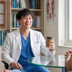 5 điều bác sĩ khuyên làm khi tỉnh giấc để cả ngày toả sáng