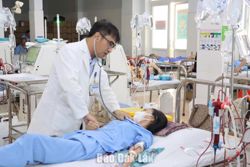 Hỗ trợ người dân tham gia bảo hiểm y tế