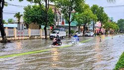 Ngày 10/10: Trung Bộ tiếp tục có mưa to, có nơi mưa trên 200mm
