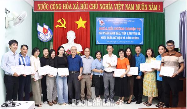 Bồi dưỡng nghiệp vụ cho phóng viên, biên tập viên các cơ quan báo chí