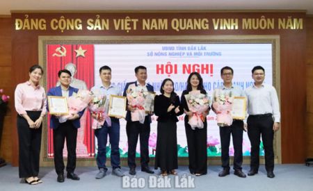 Trao Giấy chứng nhận ISO/HACCP cho 10 doanh nghiệp nhỏ và vừa năm 2026