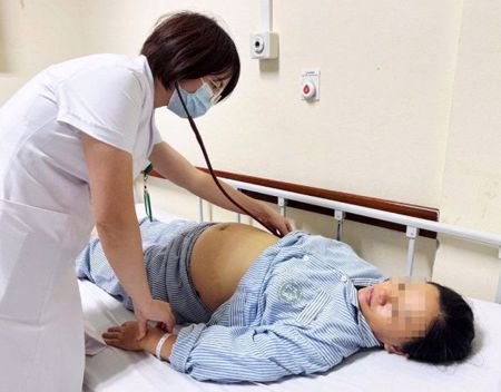 90% trẻ sơ sinh nhiễm viêm gan B từ mẹ có thể thành bệnh nhân mạn tính