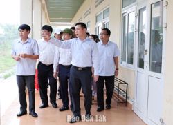 Thay thế kịp thời tư vấn, nhà thầu và cán bộ yếu kém, thiếu trách nhiệm trong thực hiện, giải ngân vốn đầu tư công