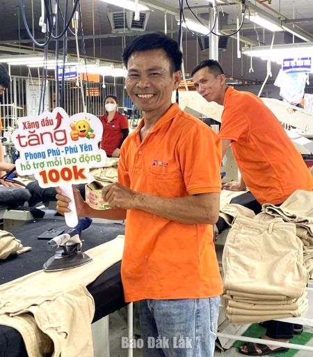Ðồng hành với người lao động trước áp lực giá cả tăng cao