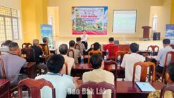 Chuyển giao kỹ thuật canh tác sầu riêng bền vững cho người dân Ea Nuôl