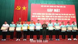 Biểu dương Đoàn vận động viên giành thành tích cao tại hội thao Quân khu