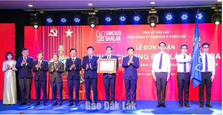 Simexco đón nhận Huân chương Độc lập hạng Ba và công bố tên gọi mới