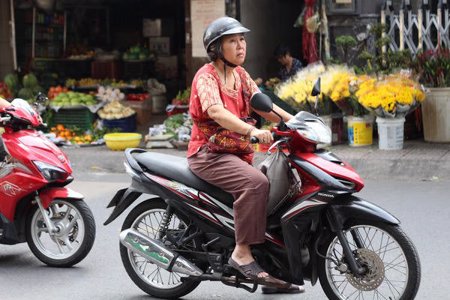 Xăng 27.000 đồng/lít, xe máy phổ biến tốn bao nhiêu tiền mỗi tháng?