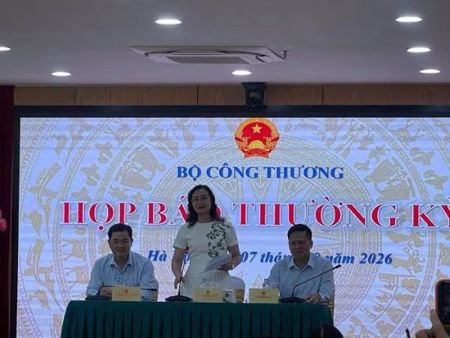 Doanh nghiệp tự quyết giá bán xăng dầu, thị trường sẽ cạnh tranh hơn