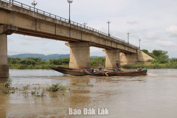 Siết chặt quản lý giao thông đường thủy nội địa, khai thác thủy sản trái phép