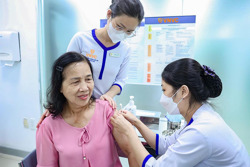 Sốt xuất huyết tăng sớm, nguy cơ bùng phát trên diện rộng
