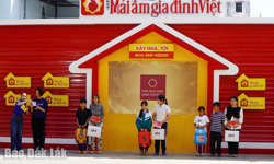 Chương trình Mái ấm gia đình Việt trao hơn 1,5 tỷ đồng cho các em nhỏ đặc biệt khó khăn