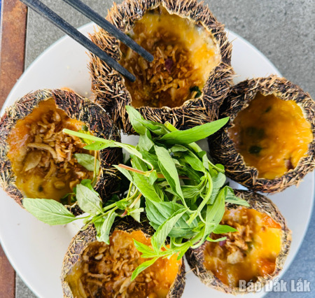 Đậm đà nhum nướng trứng hành phi