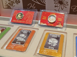 Sáng 3-3, giá vàng miếng SJC và bạc Phú Quý biến động mạnh