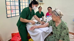 Triển khai cơ chế, chính sách đột phá trong bảo vệ và chăm sóc sức khỏe nhân dân