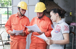 Nắng nóng đầu mùa, mức tiêu thụ điện đã ngang cao điểm hè