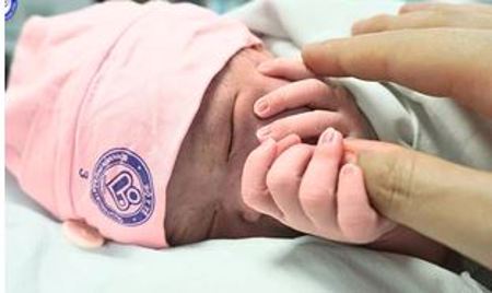 Ba nhóm phụ nữ sinh con được đề xuất nhận hỗ trợ từ 2 triệu đồng
