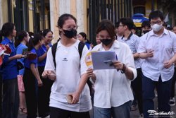 Bảo vệ sức khỏe sĩ tử trong những ngày nắng nóng cực đoan