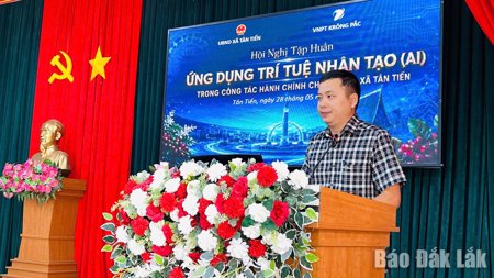 Xã Tân Tiến tập huấn ứng dụng AI trong nghiệp vụ hành chính