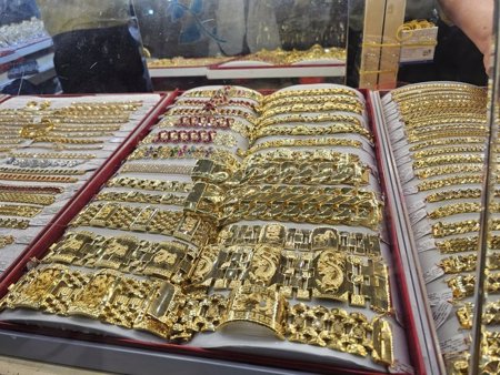 Chuyện gì đang xảy ra với vàng miếng SJC, vàng nhẫn?