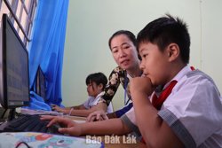 Mở cánh cửa tri thức qua công nghệ