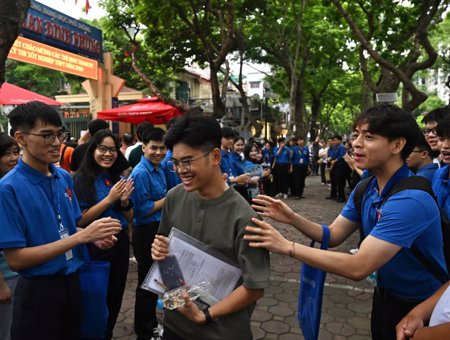 Thí điểm thi tốt nghiệp THPT trên máy tính từ năm 2027
