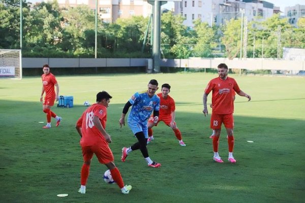 Patrik Lê Giang vắng mặt, Tài Lộc hạnh phúc ngày đầu lên tuyển Việt Nam