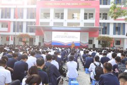 Thi tốt nghiệp THPT 2026: Đề Vật lí 2026 có thể tăng câu hỏi thực tiễn, thí sinh cần chuẩn bị gì?