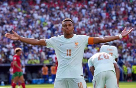 Pháp thắng Morocco 2-0: Mbappe tiếp tục lập công, san bằng kỷ lục với Messi