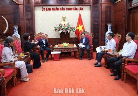 Chủ tịch UBND tỉnh Đắk Lắk Đỗ Hữu Huy tiếp và làm việc với chủ đầu tư Khu nghỉ dưỡng Bãi Nồm