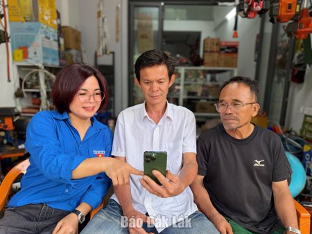Tổ công nghệ số cộng đồng: Góp phần thu hẹp khoảng cách số giữa các địa phương