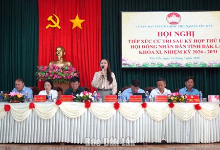 Tổ đại biểu số 7 HĐND tỉnh tiếp xúc cử tri hai xã Tân Tiến và Ea Phê