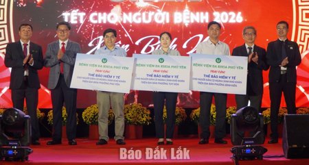 Hỗ trợ 830 thẻ bảo hiểm y tế miễn phí cho người dân khó khăn