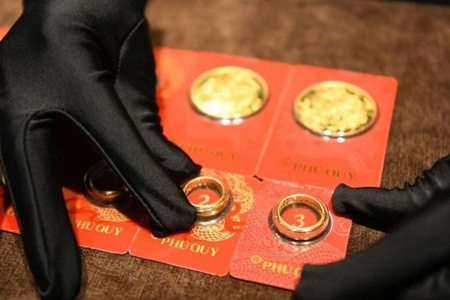 Giá vàng 01/08/2026: SJC 137 - 141 triệu đồng/lượng, giảm 900.000 đồng
