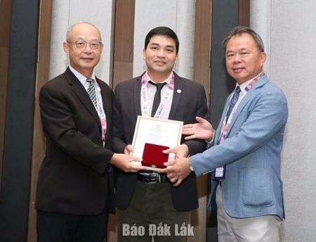 Từ cậu học trò vùng quê đến nhà khoa học tốp 2% thế giới
