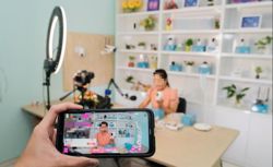Tuân thủ pháp luật khi Livestream bán hàng ngay từ đầu là yếu tố quyết định để phát triển bền vững