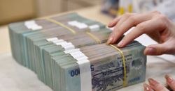 Lãi suất ngân hàng ngày 12/8/2026: VCBNeo đẩy lên 7,8%/năm, LPBank điều chỉnh giảm diện rộng